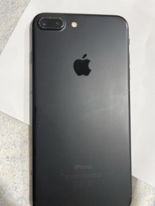 IPhone 7 Plus preto com duas camaras traseiras,pouco uso.