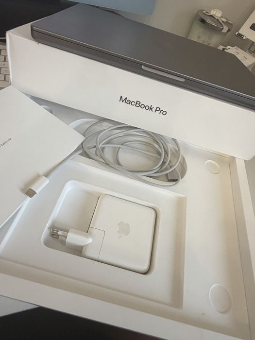 Bateria 100% Macbook Pro 14” 16/512gb
