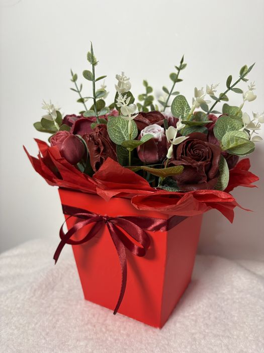 Букет з мильних троянд