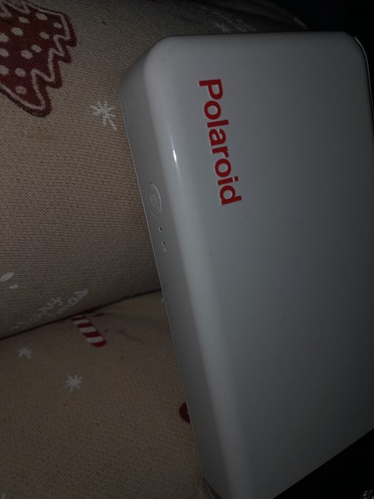 Drukarką polaroid do wywoływania drukowania zdjęć