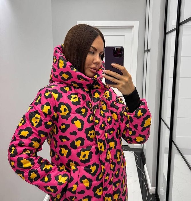 Яскравий пуховик-пальто в стилі Pink Panther - Твоя ідеальна зима!