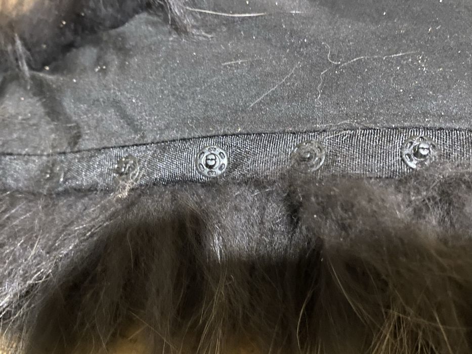 мех песца на капюшон на кнопках 250  грн