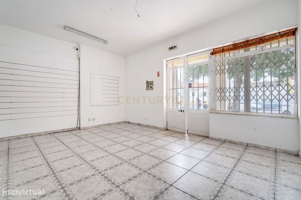 Oportunidade de Venda: Loja no Centro do Algoz (43,70m²)
