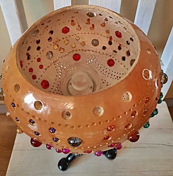 Lampa na stolik z kloszem z tykwy