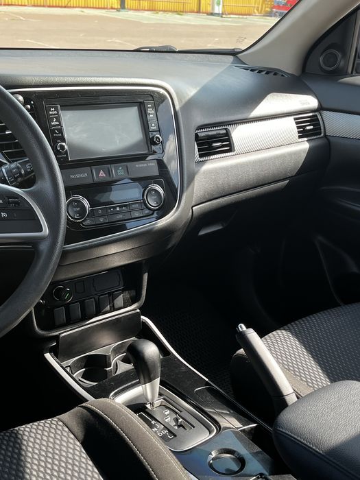 Продаж Mitsubishi Outlander 3 | 2018 | 2.4L