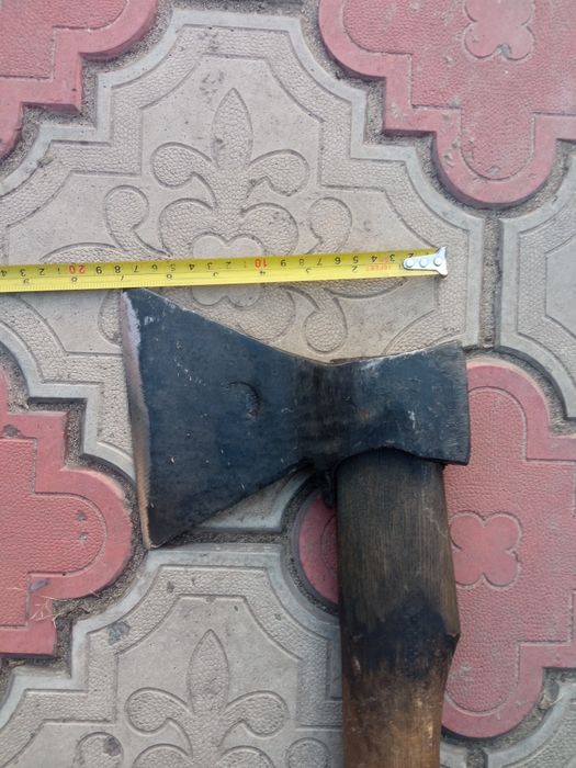 Сокира для рубки дров