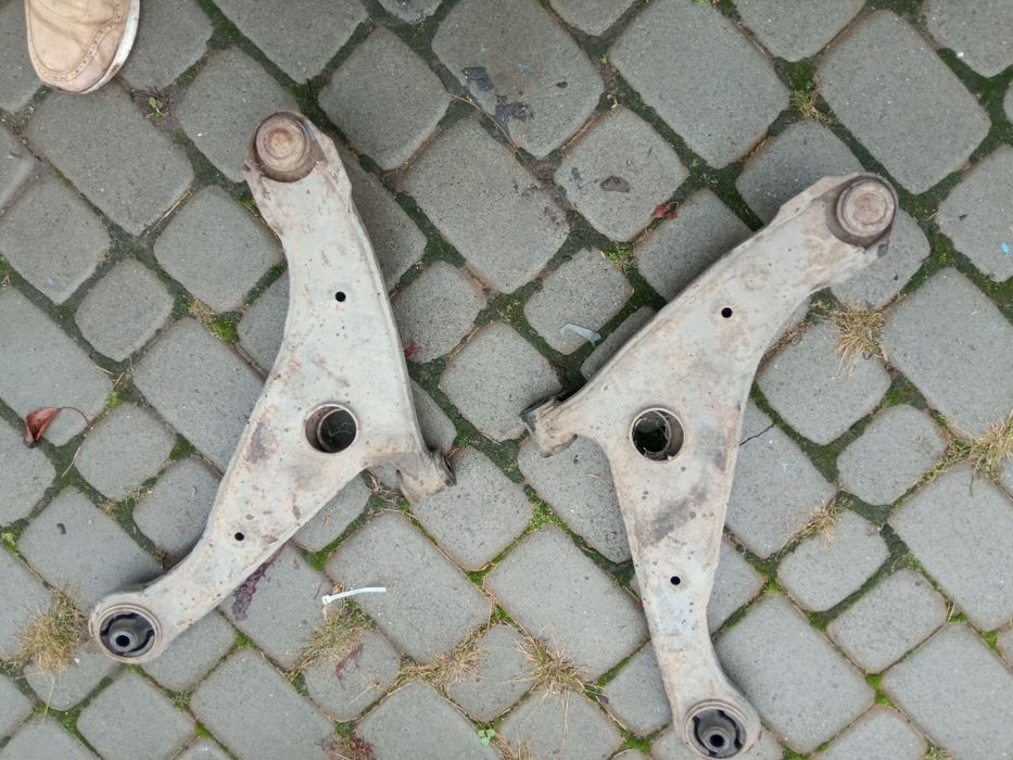 Ричаги на Galant Mitsubishi