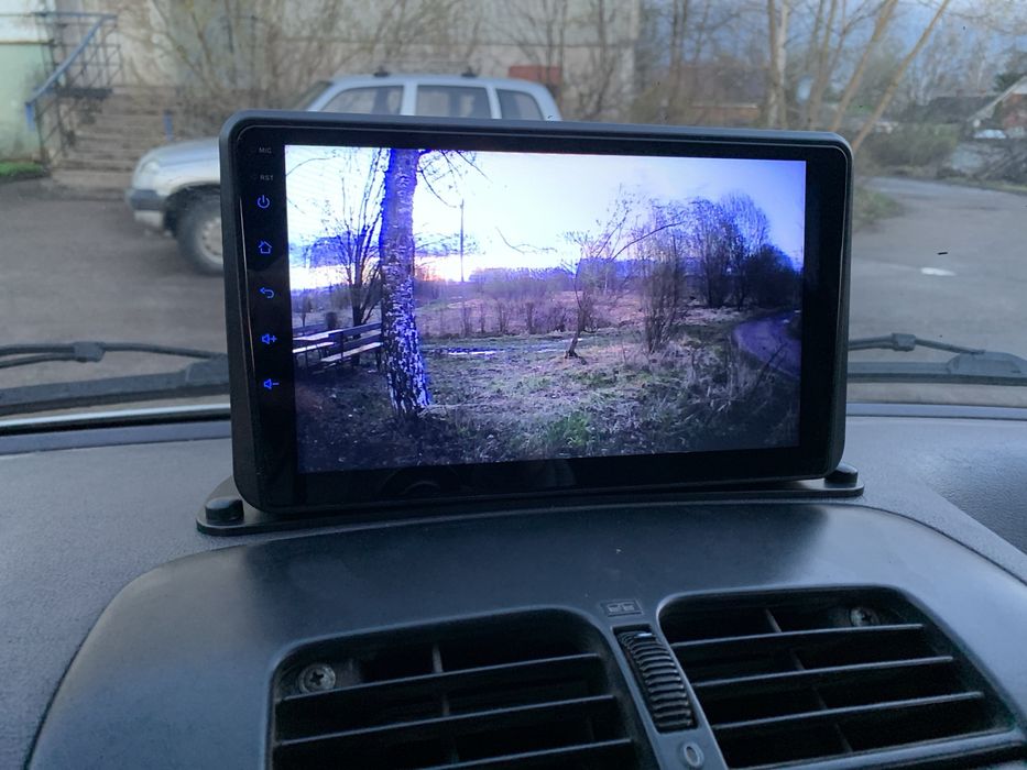 Магнітола універсальна  9 і 10 дюймів 4/64 Gb пам'яті Android auto Carplay
