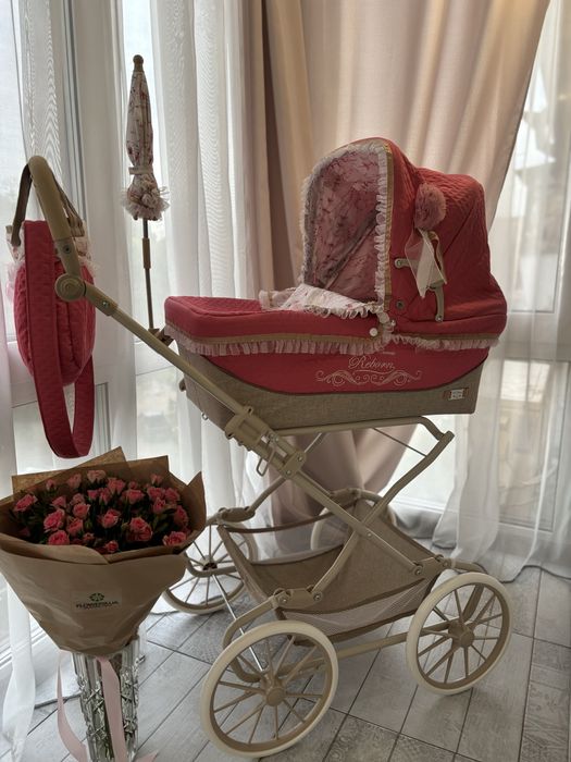 Коляска и кукла Реборн DeCuevas, модель Мартіна 82033.