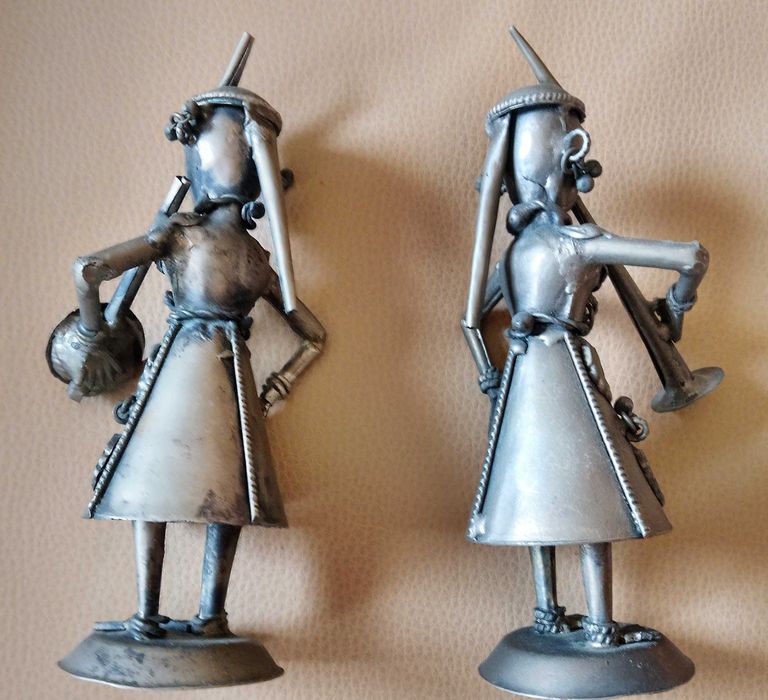 Vendo 2 Estatuetas em Chapa
