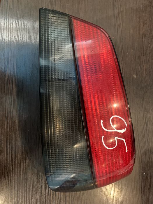 Задний фонарь Peugeot 306 (95)