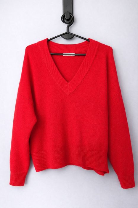 Ciepły czerwony sweter Reserved M dekolt V