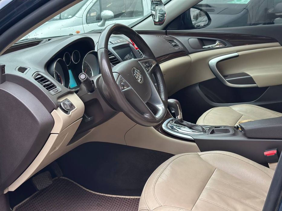 Buick Regal CXL 2011