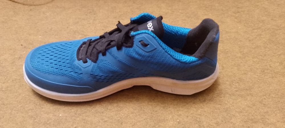 Uvex..Чоловічі кросівки захисні із передньою пластиною літні