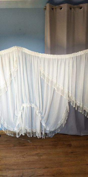 Firanka na okno ecru kremowa ozdobna asymetryczna