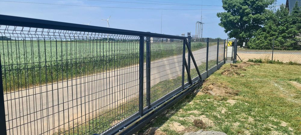 Ogrodzenia panelowe, furtki, bramy, napędy- materiał plus montaż