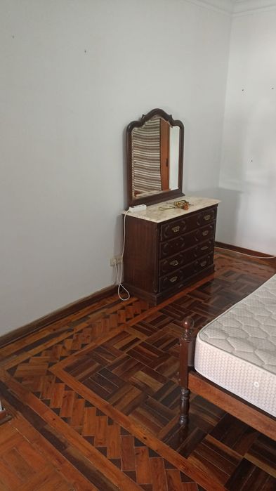 Alugo quarto Grande na Ramada