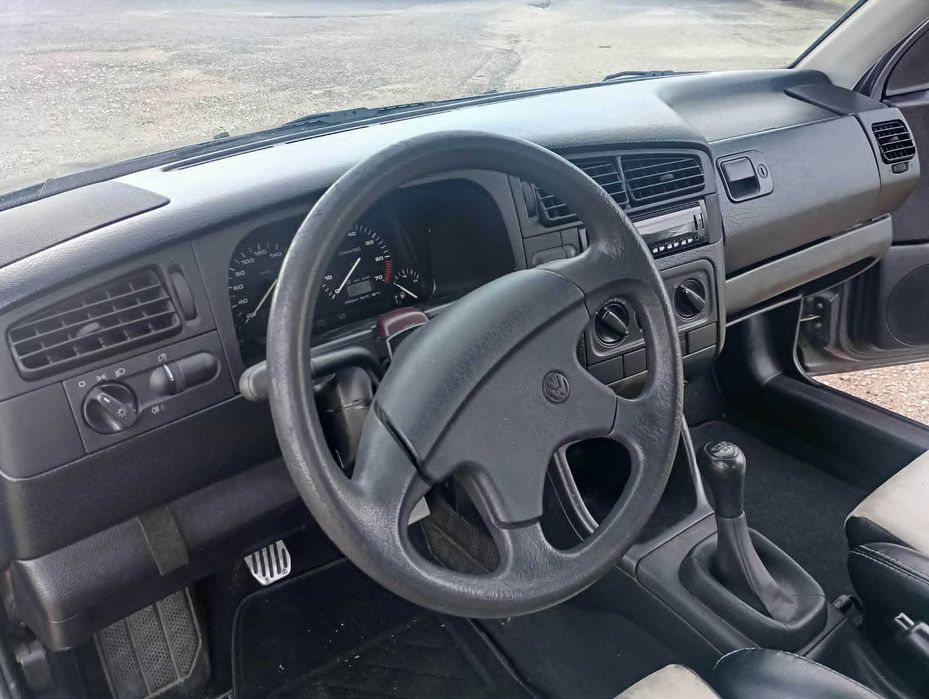 Volkswagen Golf GTI 2.0 8V