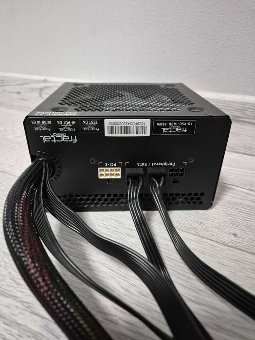 якісний блок живлення 750W Fractal Design INTEGRA Bronze. Тихий. Trade-IN