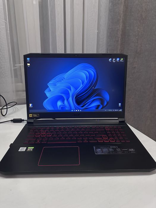 Acer Nitro 5 17.3" i5-10300H RTX 3050 16GB RAM 512GB SSD
