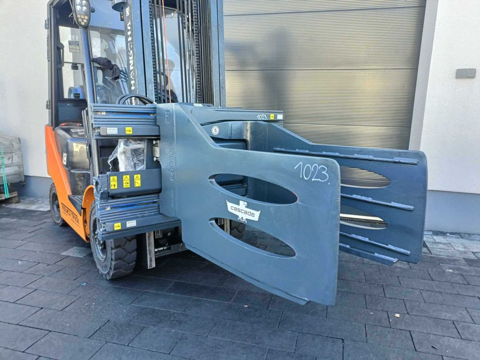 chwytak  do wózka widłowego Cascade