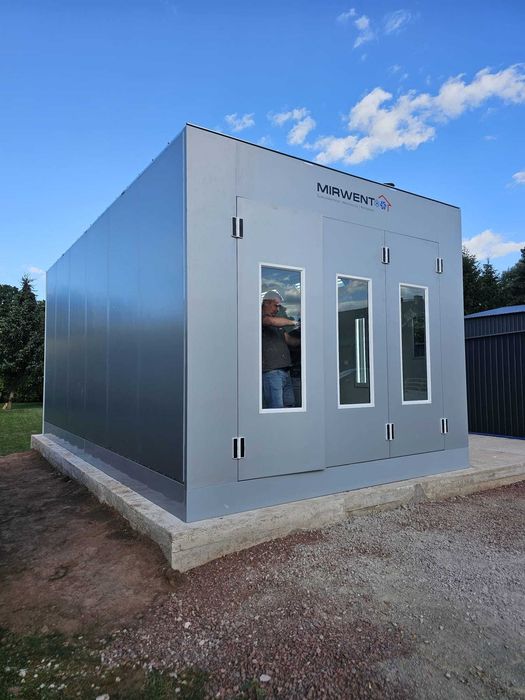 Kabina lakiernicza samochodowa MIRWENT 4 × 7 m, dostępną od ręki.