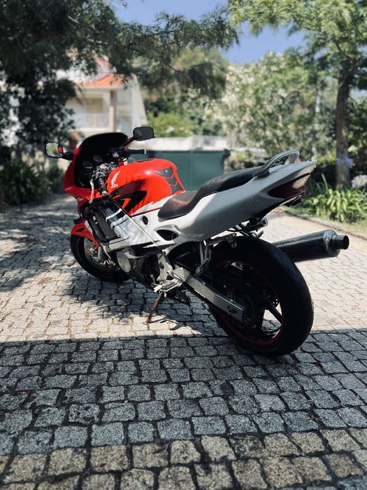 Honda CBR 600 F3 1998 – Tricolor – Completa – Sem documentos