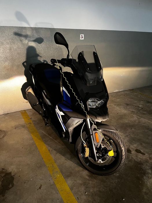 Bmw C400 X - mota de garagem pouco usada