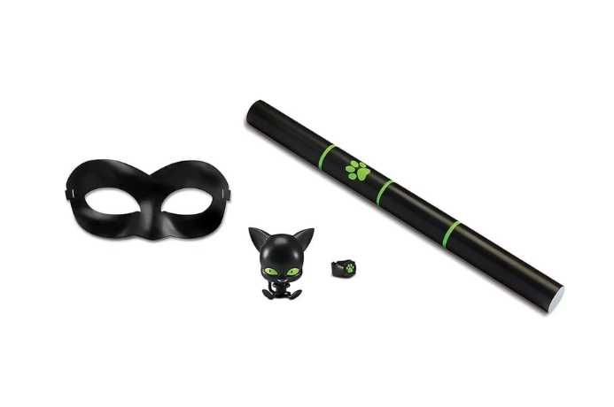 Conjunto de máscara, vara, anel e black do Gato Noir - Como novo.