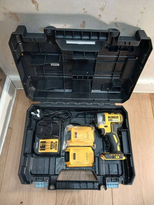 Продам набір Dewalt DCF787D2T новий з Англії!!!