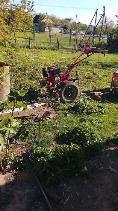 Продам мото блок практично новий багато не робилося ним