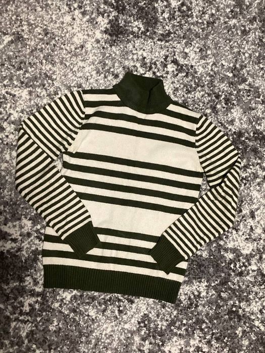 Жіноча кофта в лінію