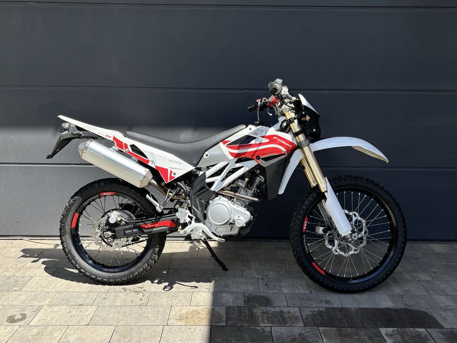 Hyosung XRX enduro 125  super stan