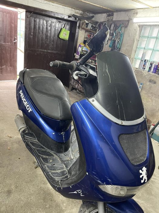 Продам скутер пежо