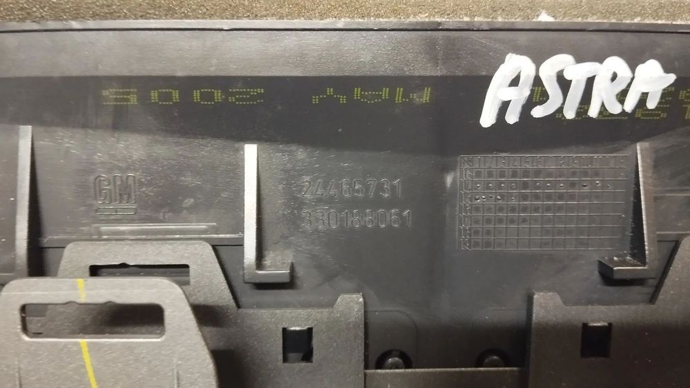MOLDURA DO RADIO COM OPEL ASTRA H 04-09 REF. 13141091 24465731
