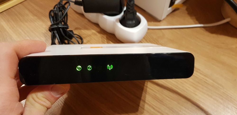 Modem WiFi router Sagemcom Fast 2704 zestaw