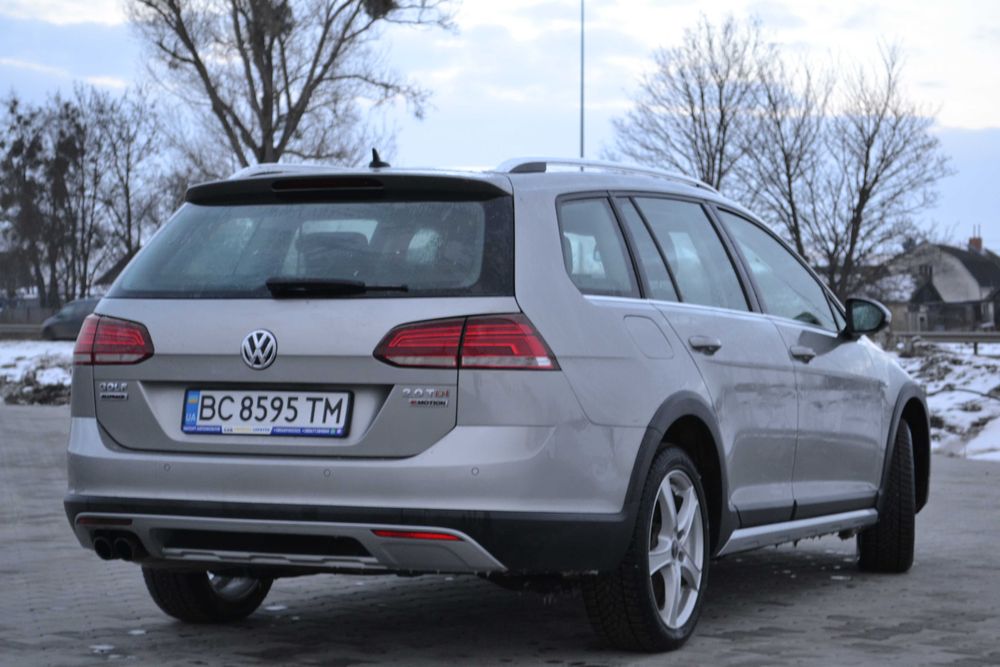 Фольксваген гольф 7 АЛЬТРАК мотіон повний  привід