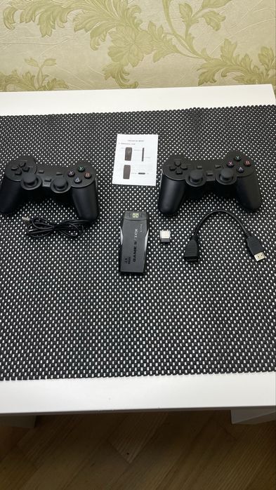 Ігрова приставка 4K Game Stick Lite + 2 бездротові джойстики
