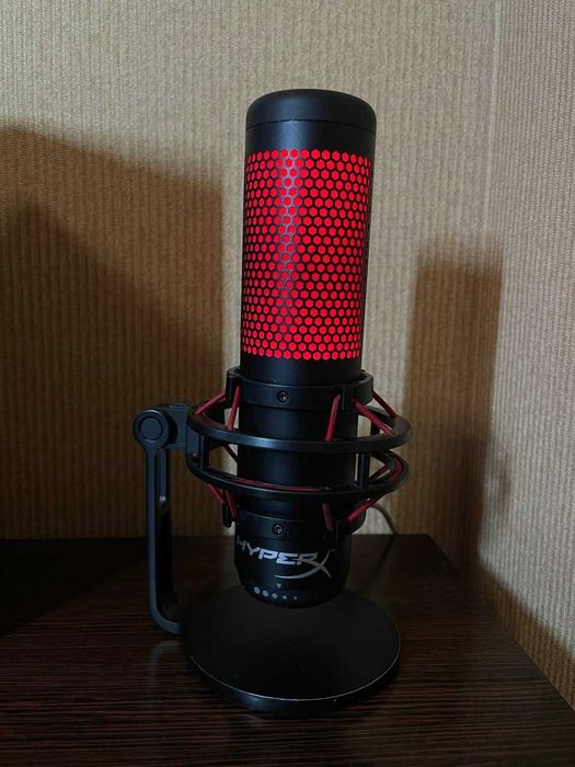 Игровой конденсаторный USB-микрофон HyperX QuadCast