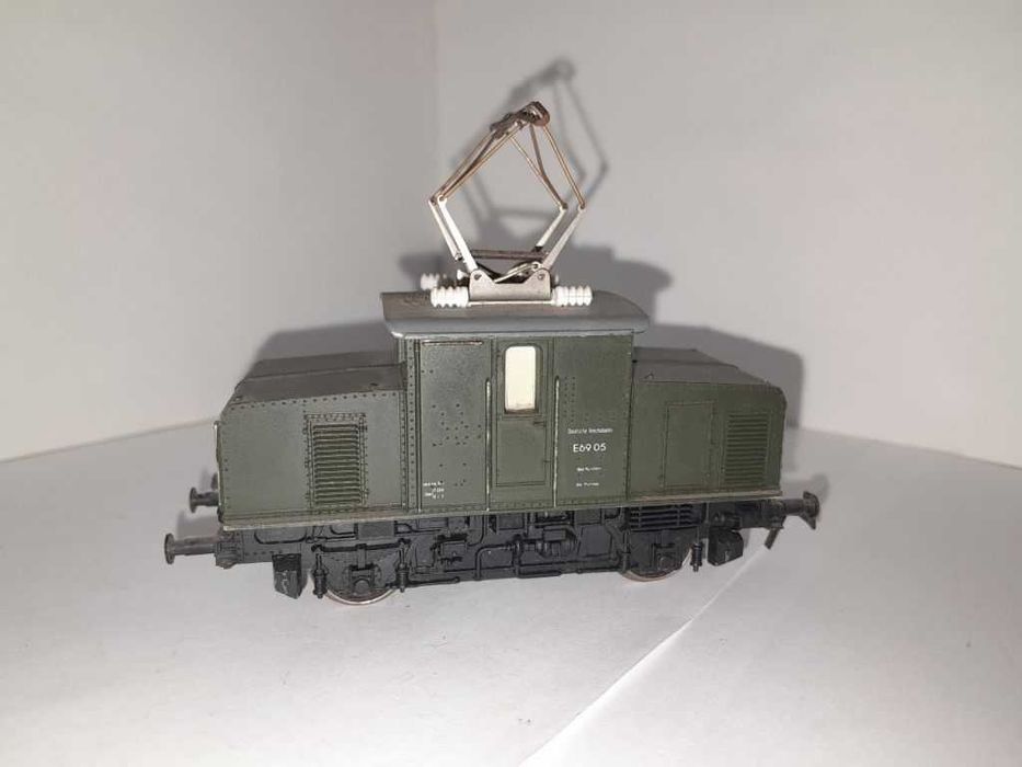 Локомотив електровоз е69 Піко. Залізниця Piko. Пико НО 1/87