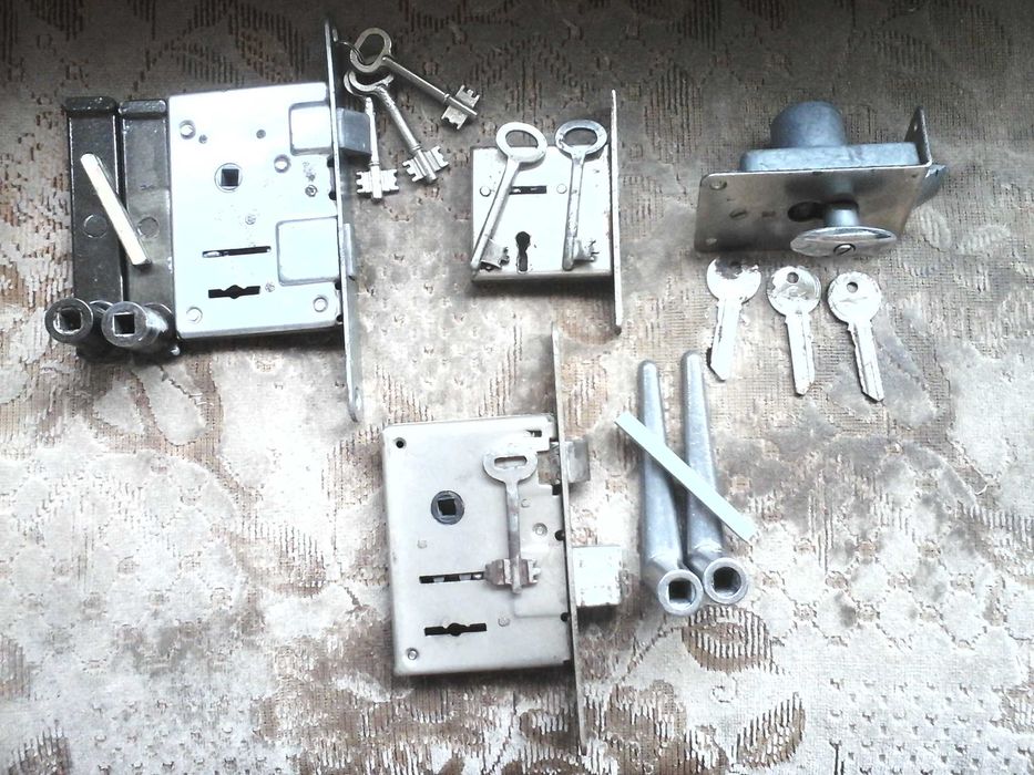 Продам замок для дверей