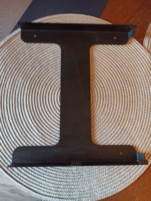 Продам крепление на стену игровой приставки Sony