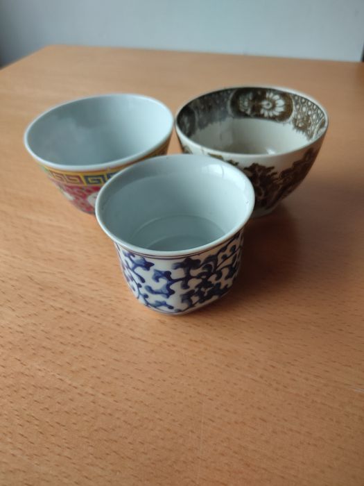 Conjunto de peças em cerâmica chinesa.