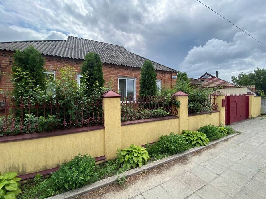 Продам сучасний будинок, сертификат