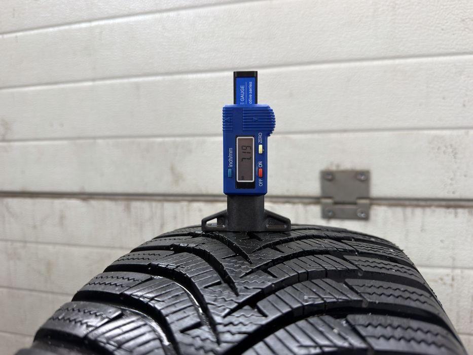 Pojedyncza opona zimowa Hankook 215/65/16 98H