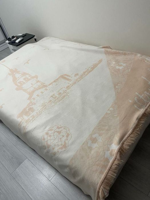 Двустороннее покрывало (195 на 220 см)