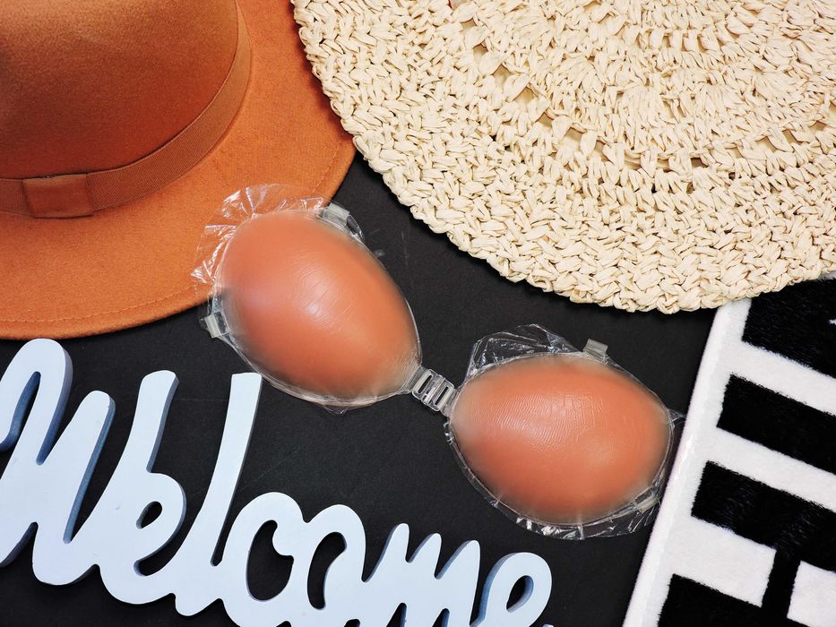 Samonośny biustonosz bra sylikon