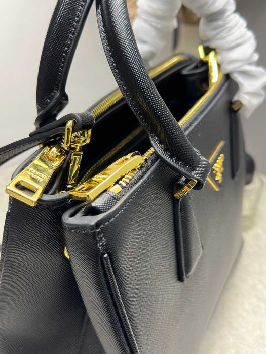 Жіноча сумка Prada Saffiano чорна / Женская кожаная сумка Прада черная