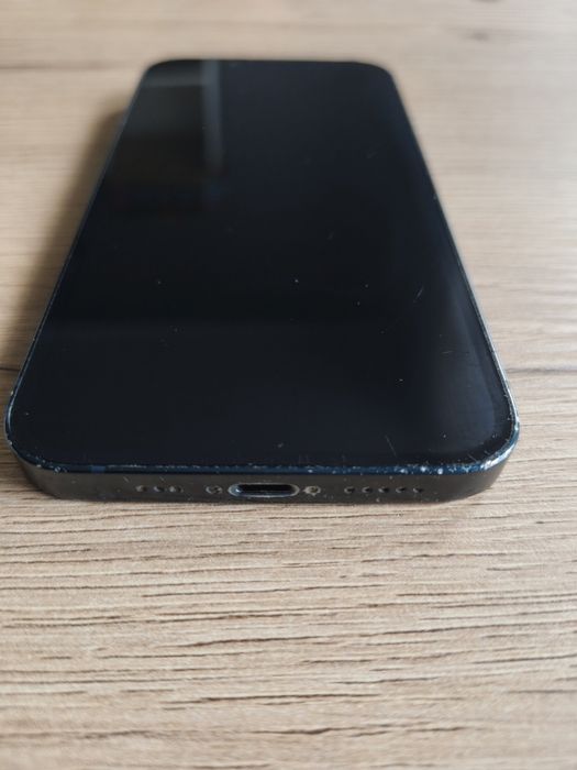 iPhone 13 czarny w dobrym stanie