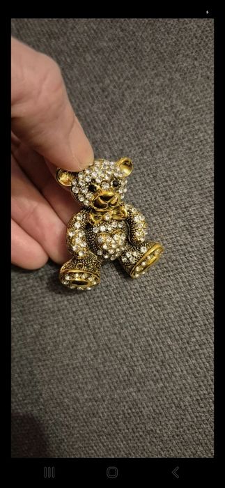 Broszka miś niedźwiedź w kolorze złotym Walentynki błysk glamour